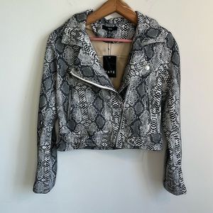 NWT Fate Snakeskin Gray Moto Jacket Size S